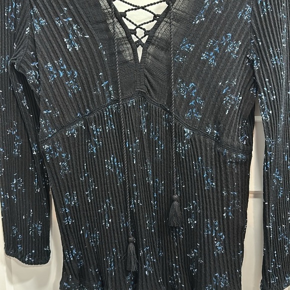 Lucky Long Sleeve Top Size Medium - Picture 2 of 10